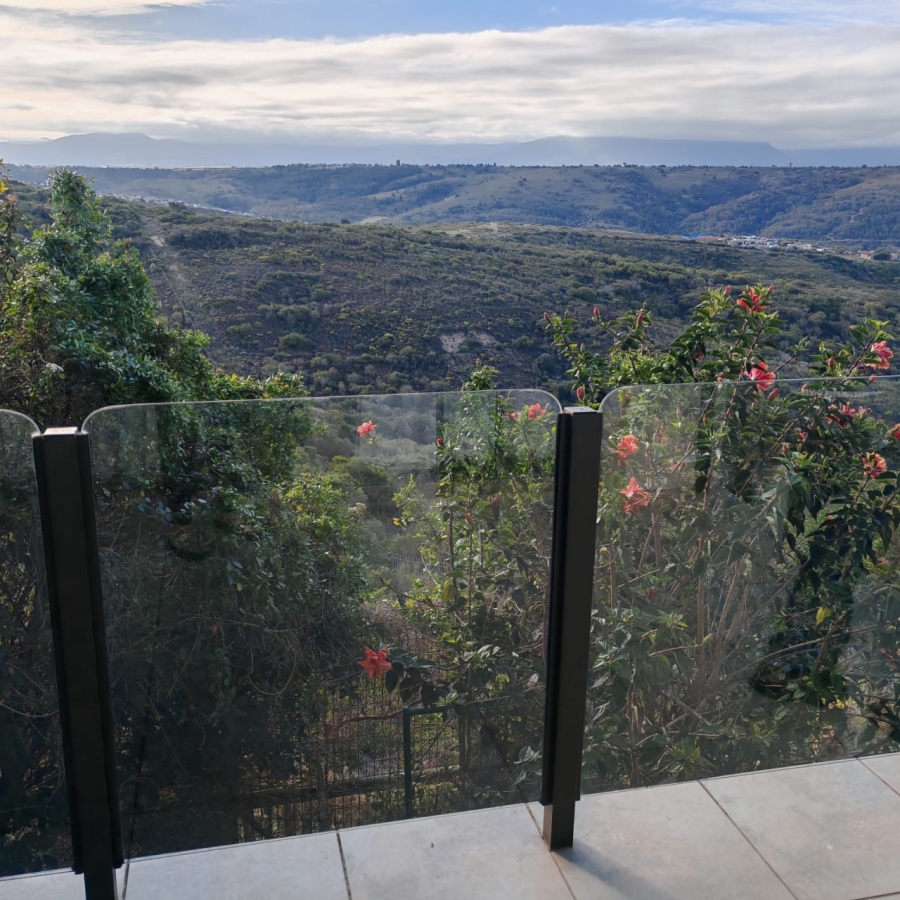 5 Bedroom Property for Sale in Avonddans Western Cape